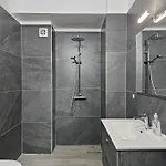 In 002 Apartment